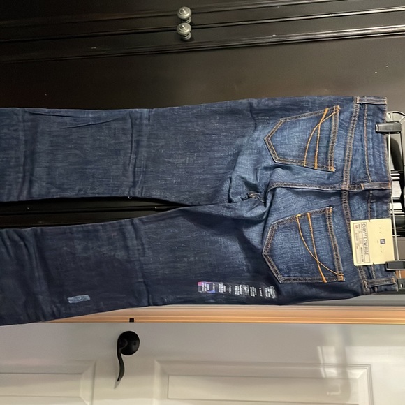 Gap jeans new with tags - curvy low rise flared size 8 Ankle 

STILL AVAILABLE!! - Picture 6 of 7